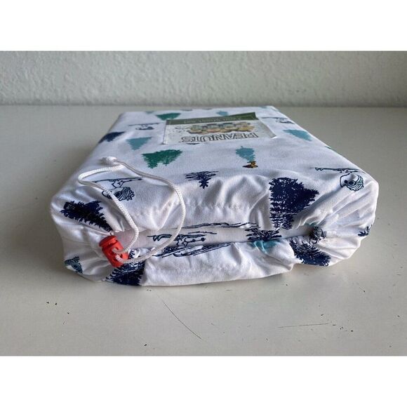 Peanuts Snoopy Charlie Brown Linus Skiing Holiday Christmas TWIN SIZE Sheet Set - Picture 12 of 15